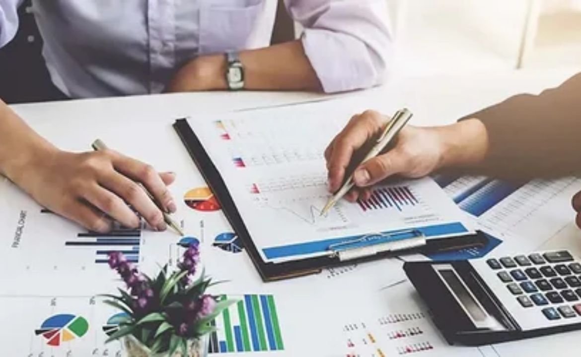 Business Guide Dismoneyfied Essential Tips for Pay Per Success